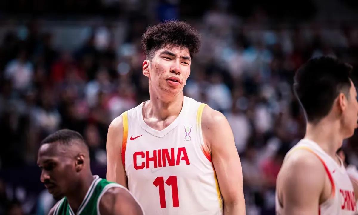 开云体育直播-男子篮球小组赛赢得惊险胜利