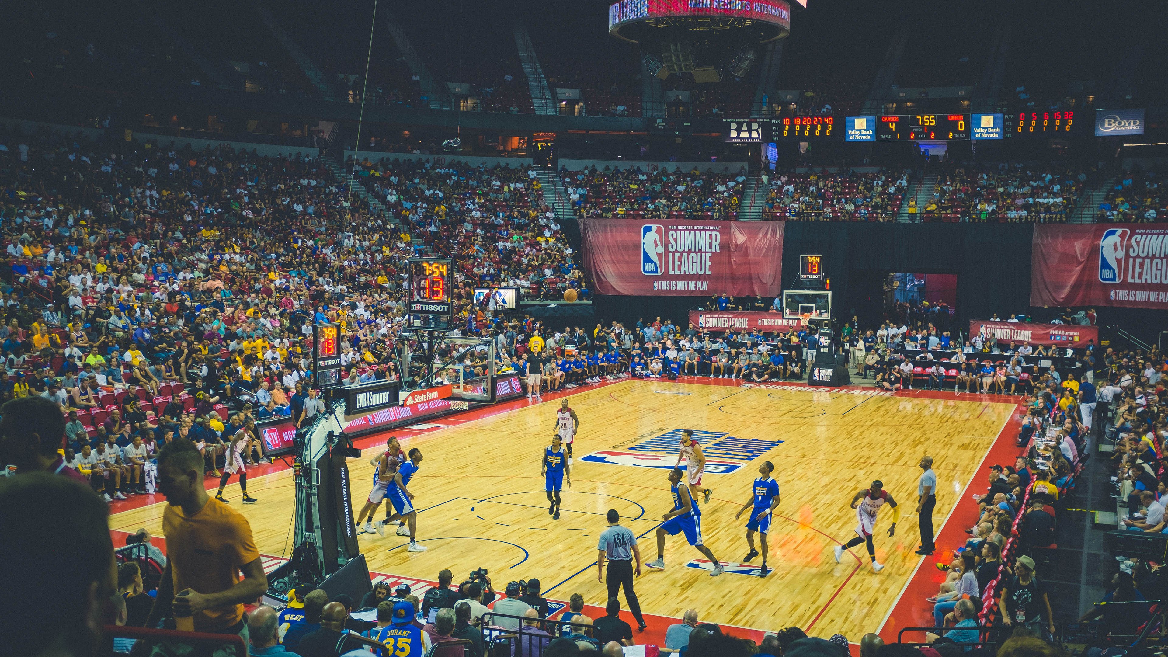 弗拉霍维奇闪耀摩纳哥之夜，一己之力踏平乌克兰防线