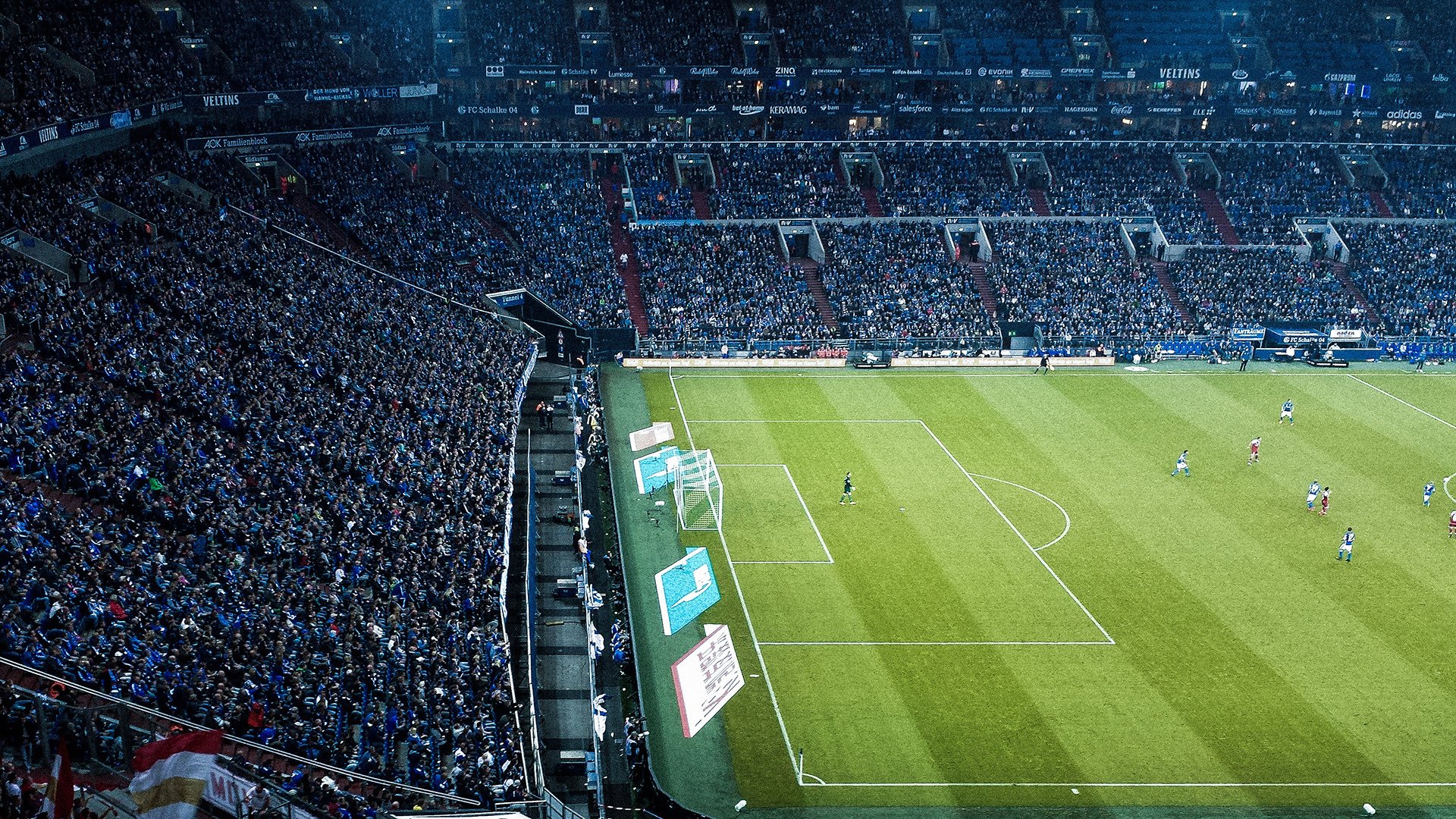 开云体育下载-冰与火之歌，当足球的决胜局遇见F1的街道狂飙