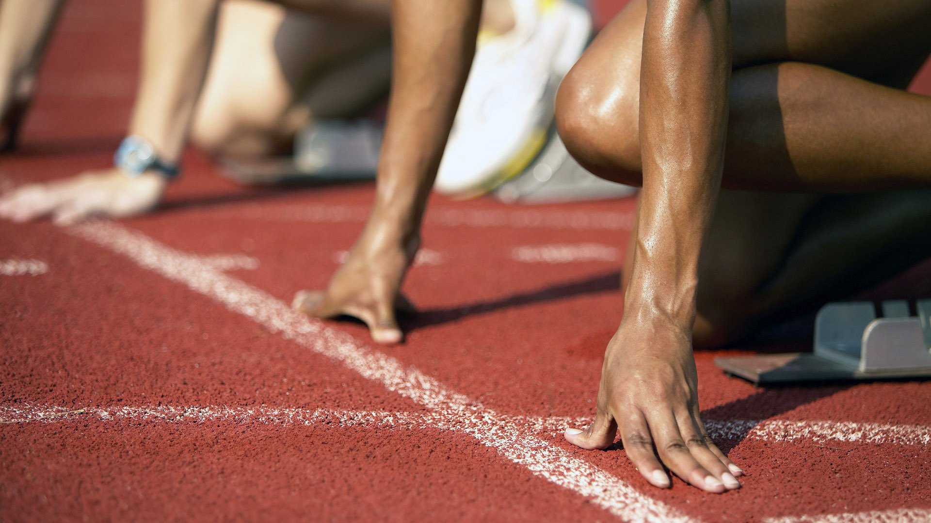 克莱·汤普森手感回暖一手掌控比赛走势,黄蜂末节发力冲垮火箭